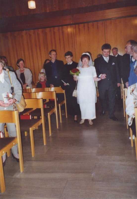 Wir kommen in die Kirche